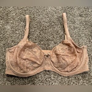 Victoria's Secret Lace Underwire Bra in Blush